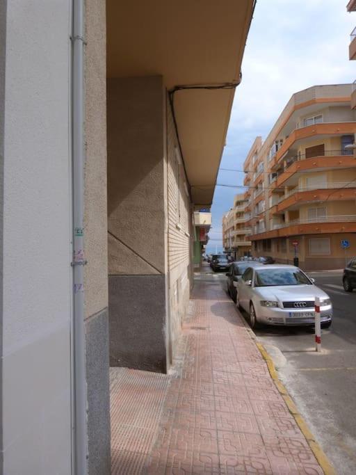 Modern Apartment In Torrevjea 200M From The Loccos Beach Torrevieja Eksteriør billede