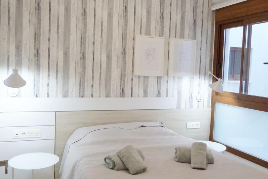 Modern Apartment In Torrevjea 200M From The Loccos Beach Torrevieja Eksteriør billede