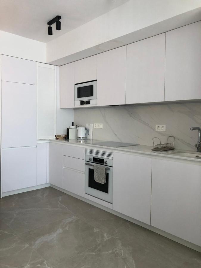 Modern Apartment In Torrevjea 200M From The Loccos Beach Torrevieja Eksteriør billede