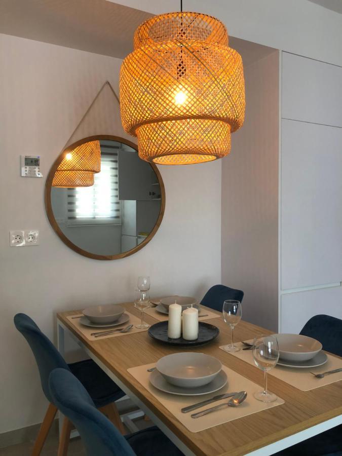 Modern Apartment In Torrevjea 200M From The Loccos Beach Torrevieja Eksteriør billede